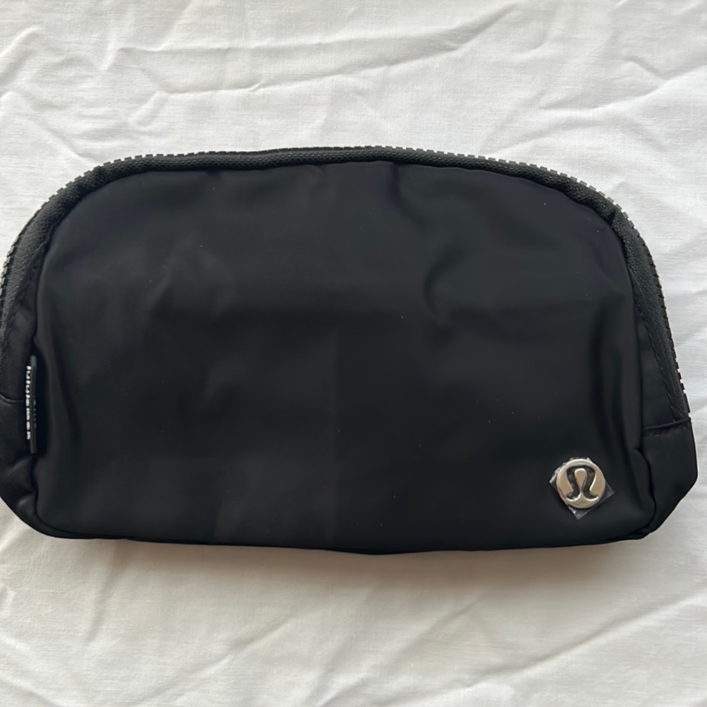 Lululemon Black Everywhere Belt Bag Crossbody Bag Nwt